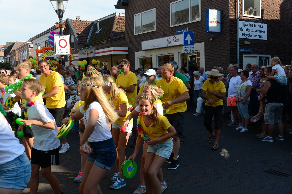 ../Images/Zomercarnaval Noordwijkerhout 2016 231.jpg